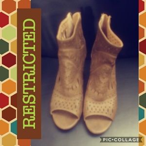 ✳️✳️ RESTRICTED Open Toe Sandals✳️✳️